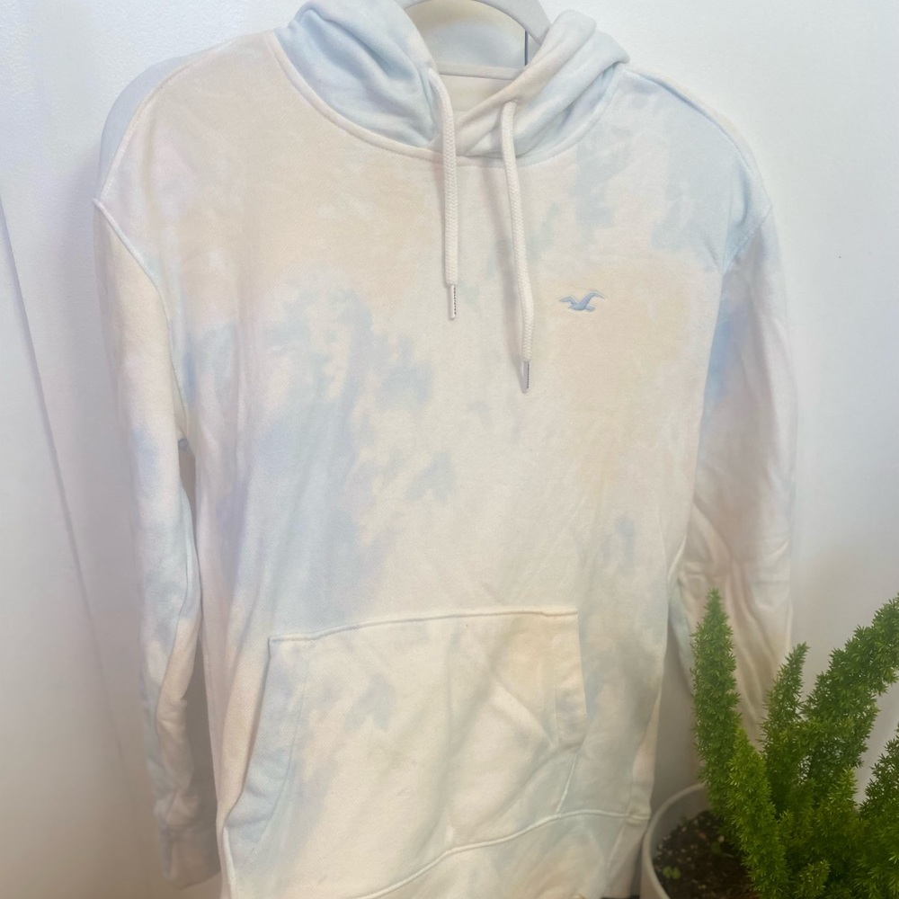 Hollister light tie-dye sweatshirt